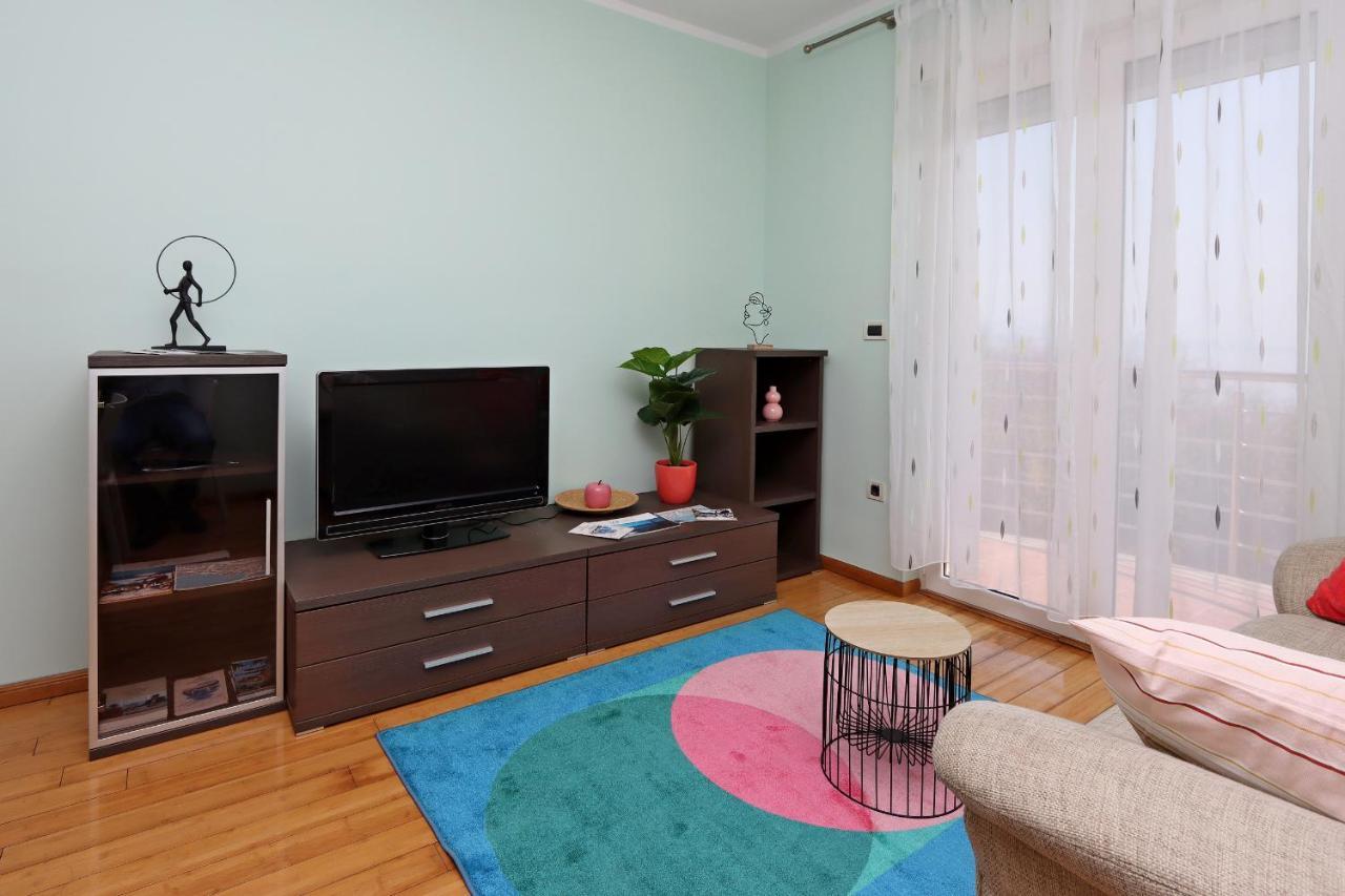 Starry Night - Smart Tv, Extra Big Bed, Big Bathtub, Private Parking, Sea View, Wifi, 2Bedrooms 沃洛斯科 外观 照片